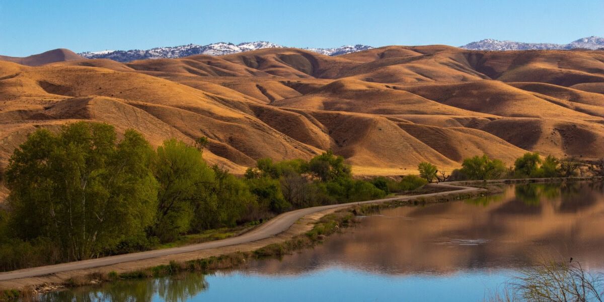 Fresno, Bakersfield Featured in Exodus of Californians Escaping High Costs and Disasters
