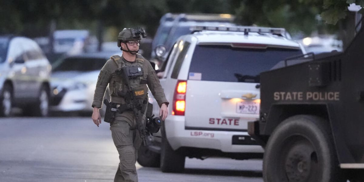 New Orleans jail escapees are apprehended after a car pursuit in Texas; two inmates remain on the run