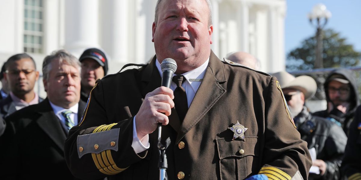 Trump Pardons Ex-Virginia Sheriff Sentenced for Federal Bribery Charges