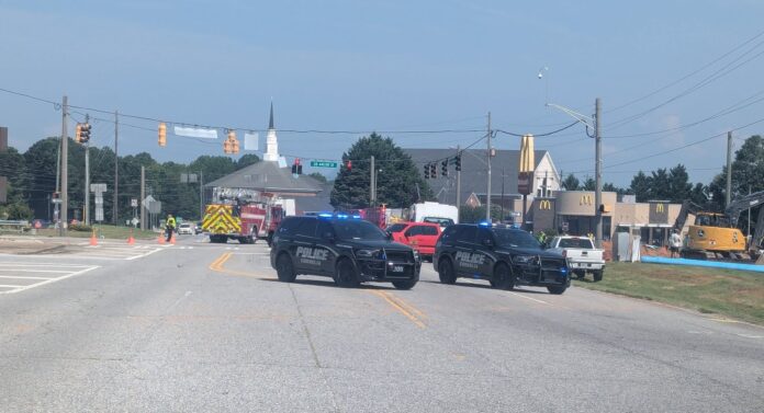 Busy Cornelia intersection reopens after gas leak contained