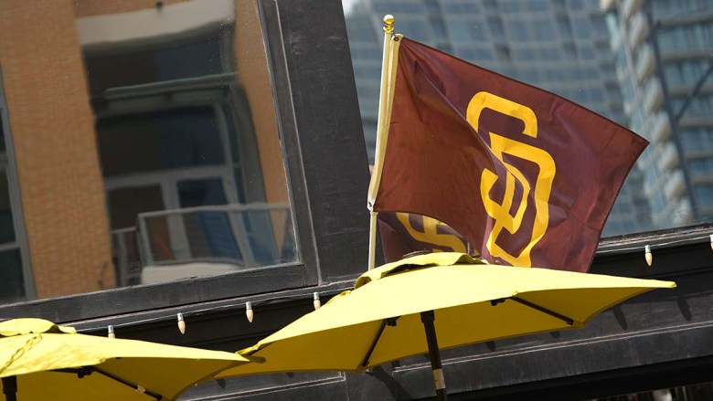 Freddy Fermin’s two-run homer backs Yu Darvish in Padres’ 4-1 win over Giants