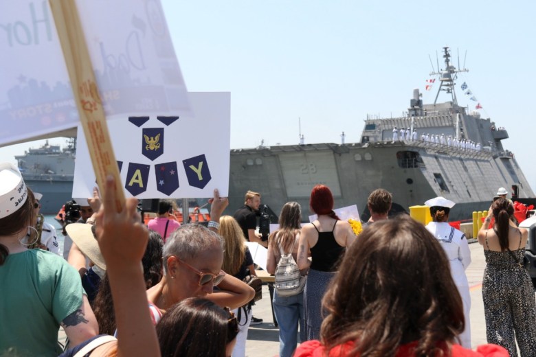 Littoral warship USS Savannah returns to San Diego after 12-month deployment